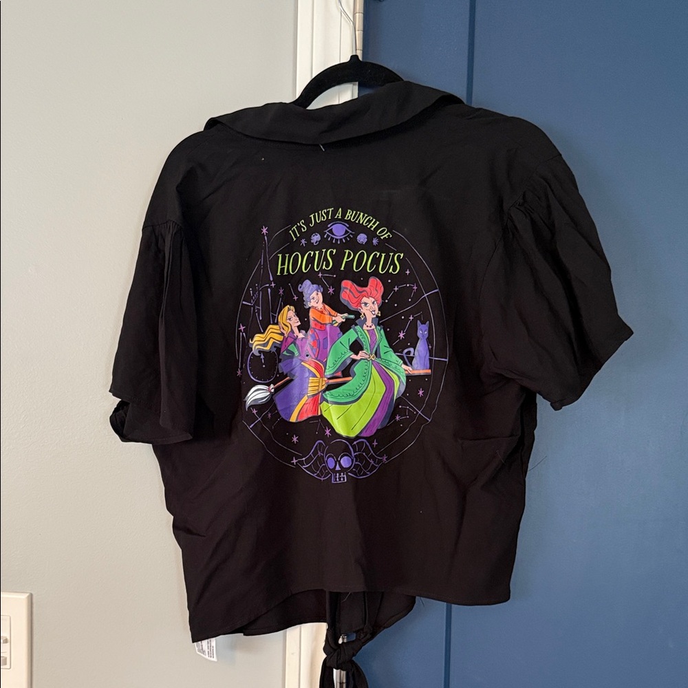 Black Button-Up Women Top Disney hocus pocus Halloween 2x xxl NWT - Picture 2 of 3